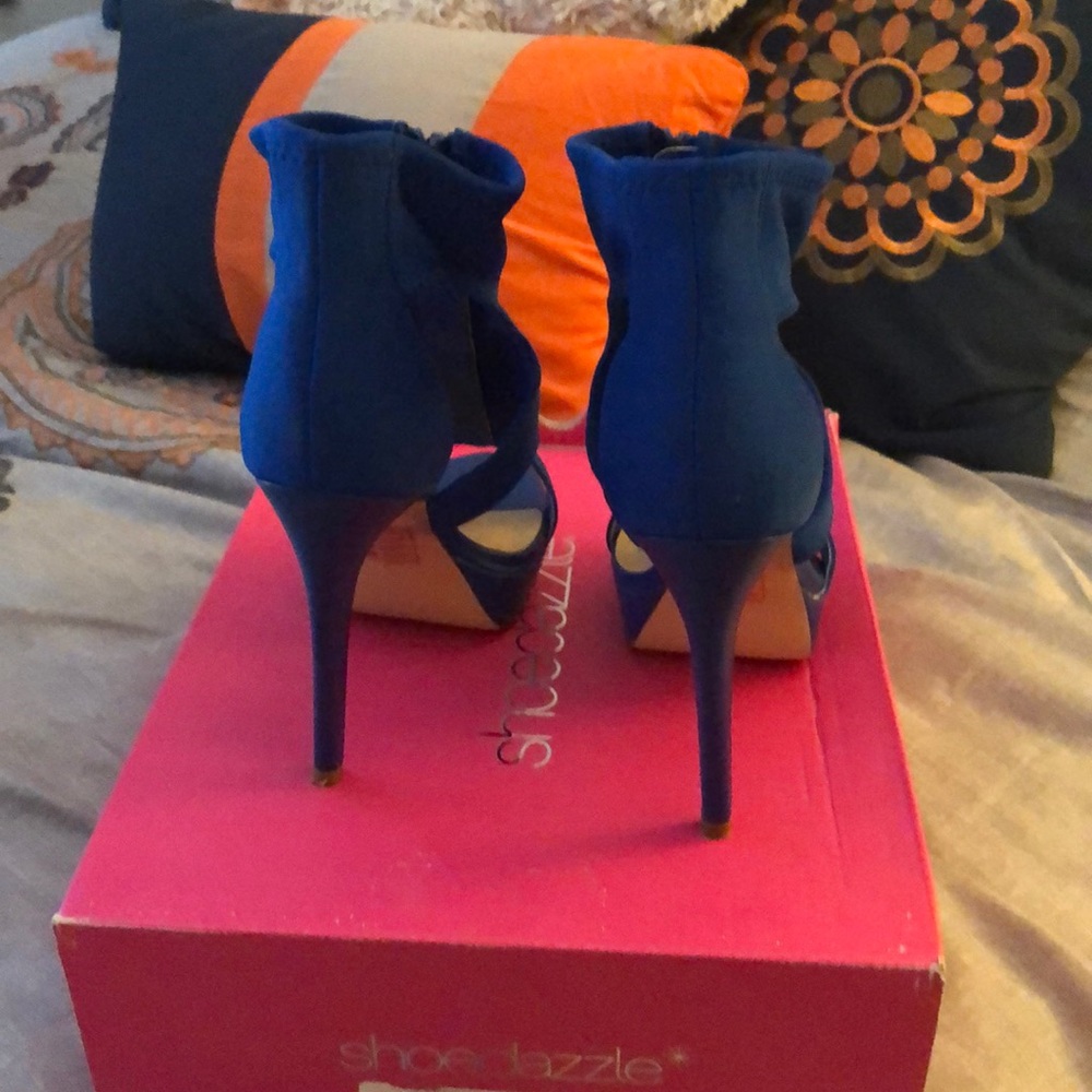 Heels - Picture 3 of 4